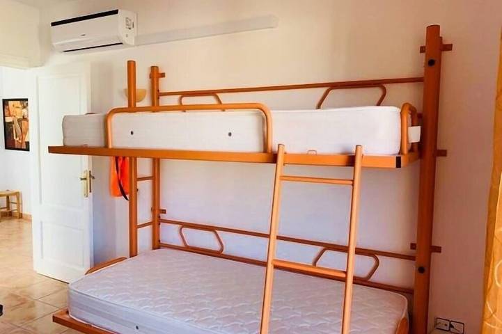 Villa pour 6 personnes, avec jardin ainsi que piscine et balcon à Cala Romantica - 4