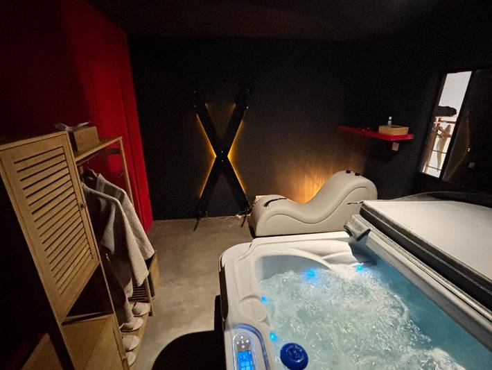 Appartement de vacances pour 2 personnes, avec piscine ainsi que jardin et vue