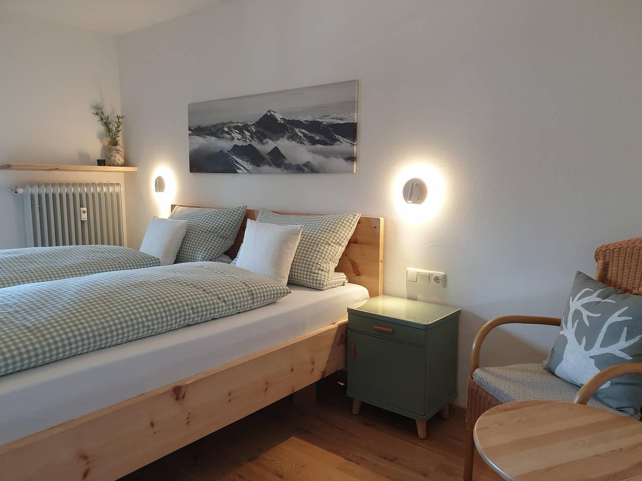 Ganze Ferienwohnung, "Nr. 3" Fewo Bergliebe, 1 Schlafraum, Dusche, Wc in Wallgau, Walchensee