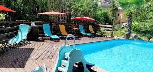 Ferienwohnung für 4 Personen, mit Pool und Seeblick sowie Balkon in Vaucluse