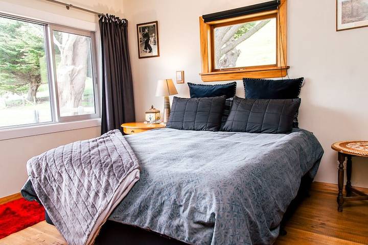 Vacation rental for 12 people, with yard and terrace in New Zealand