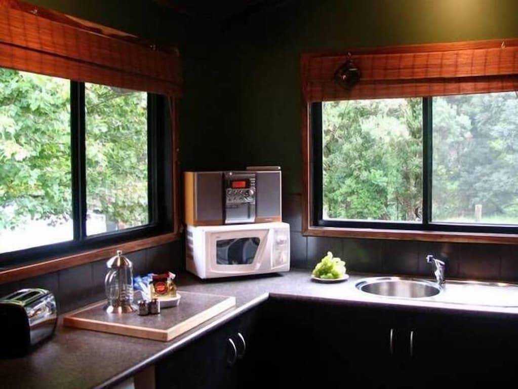 Parkwood Cottage Otways in Colac Otway Shire