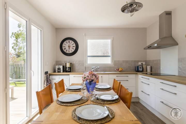 Gîte pour 6 personnes, avec jardin à Saint-Pair-sur-Mer - 4