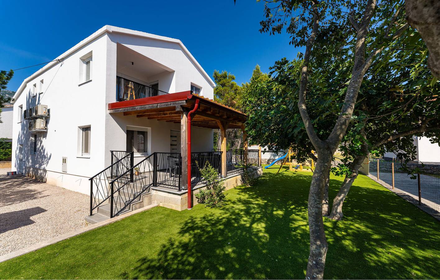 Ferienhaus für 12 Personen mit Terrasse in Starigrad, Zadar