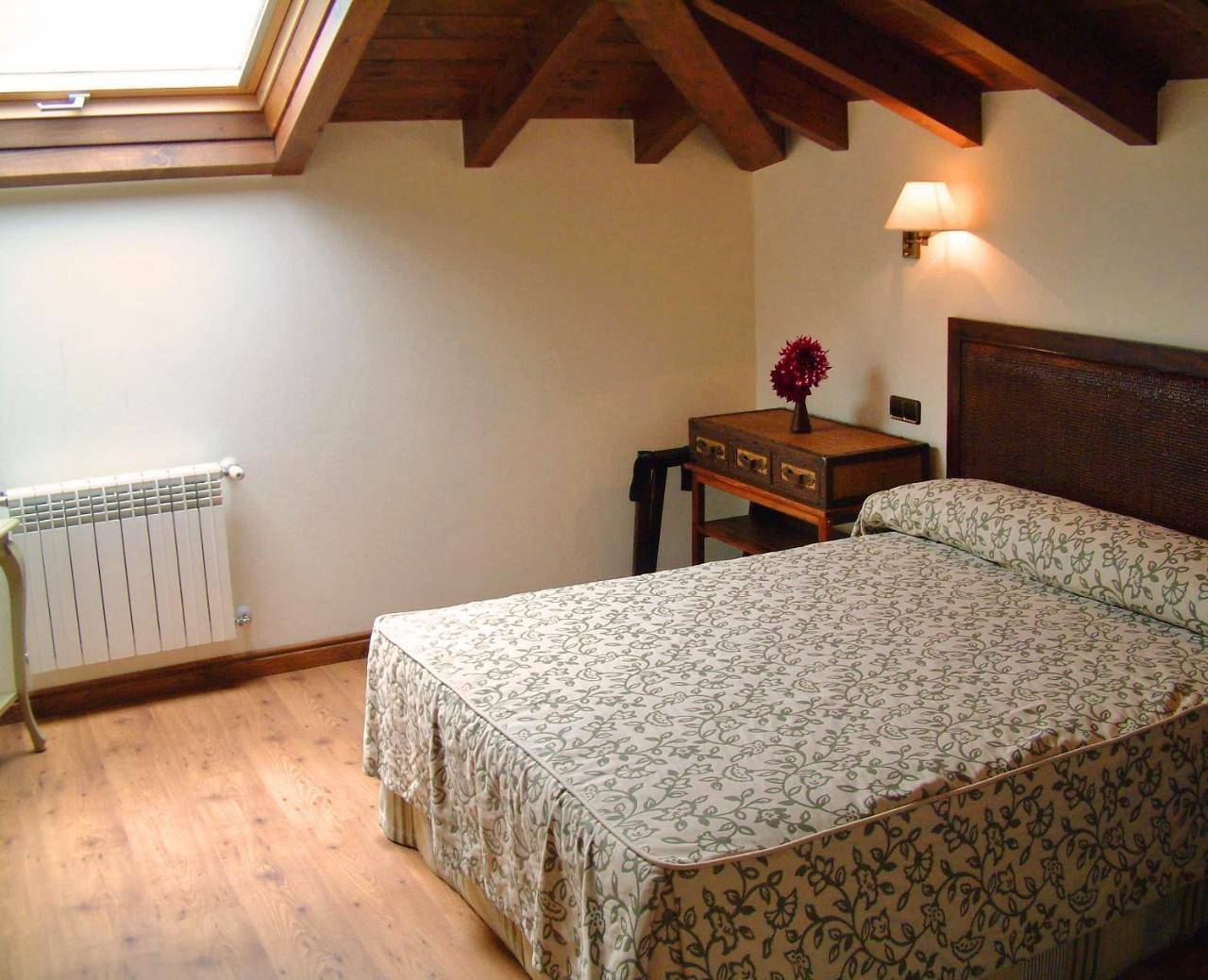 Basic Triple Room in Posada de Llanes, Llanes