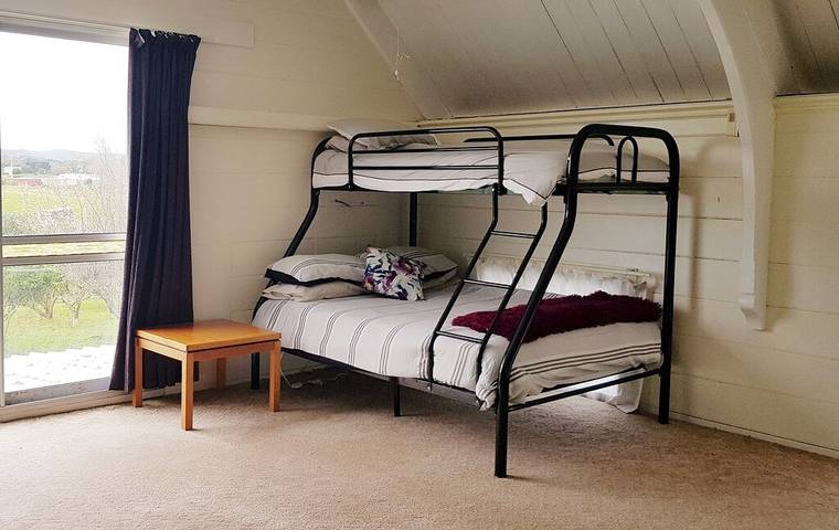 Holiday apartment for 12 people, with terrace and garden in Northland