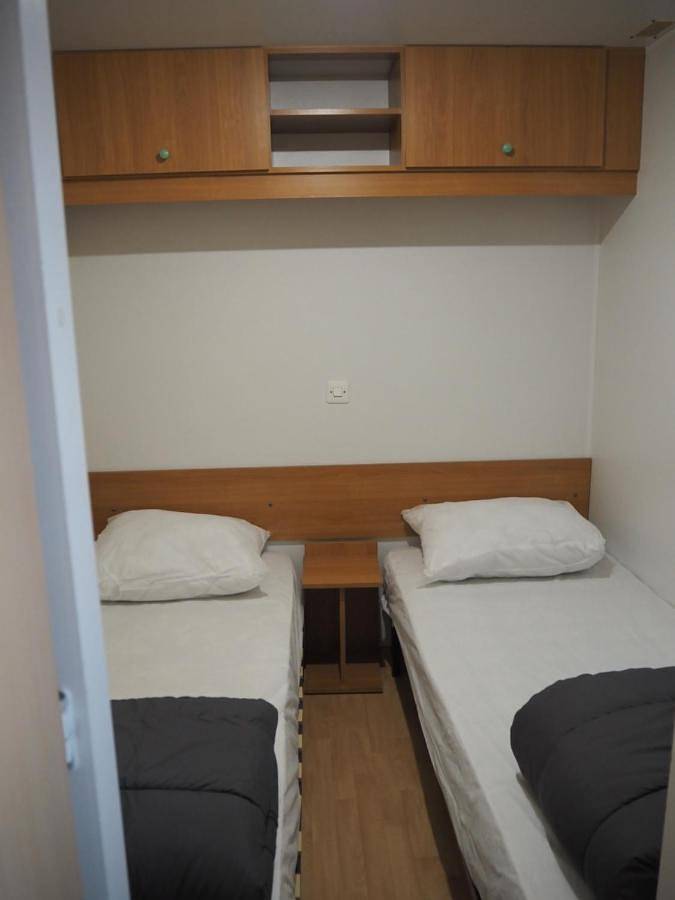 Location de vacances pour 5 personnes, avec terrasse et vue ainsi que bassin pour enfant et piscine à Saint-Just-d'Ardèche - 4