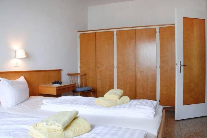 Ferienhaus für 2 Personen, mit Terrasse und Garten sowie Pool in Lugano - 4