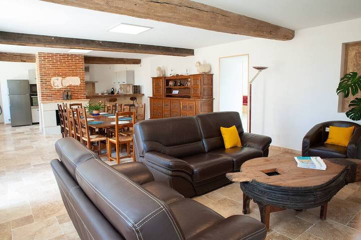 Gîte pour 14 personnes, avec jardin à Happonvilliers