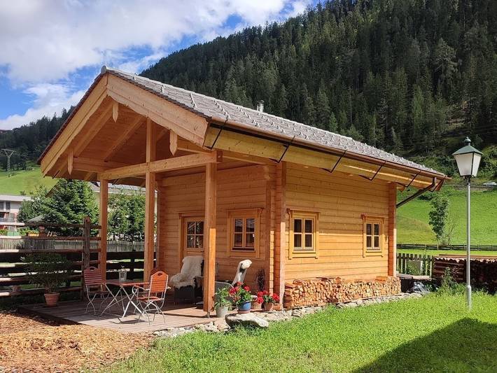 Ferienhaus für 4 Personen, mit Pool und Sauna