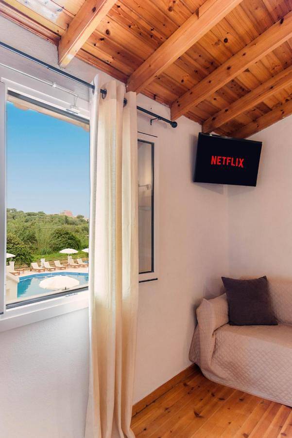 Oula Maisonettes Suites in Kavos, Corfou