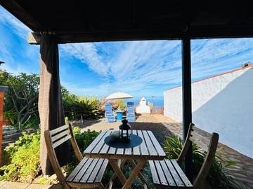Casa rural para 2 personas, con jardín además de terraza y vistas en Garafía