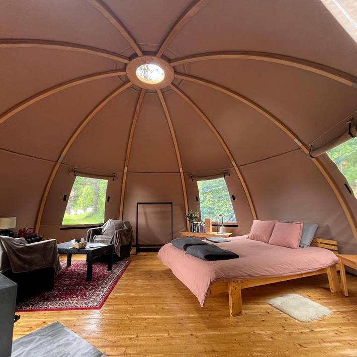 Camping voor 2 personen, with Terras and Tuin as well as Sauna and Uitzicht op het meer in Noord-Zweden