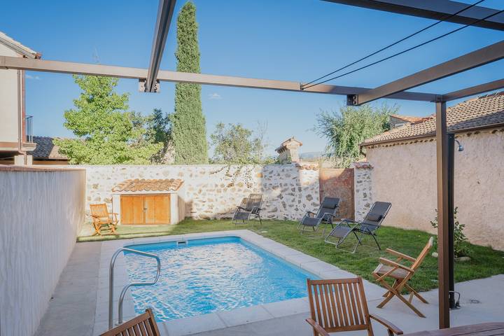 Casa rural con piscina para 14 personas, con Jardín en Sierra de Guadarrama