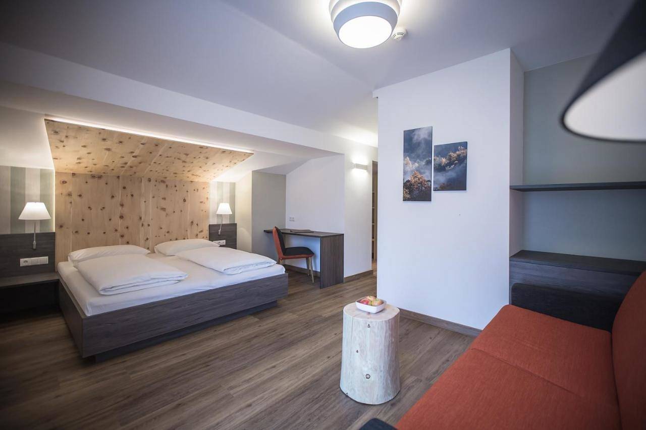 Hotel Garni Andrianerhof in Andrian, Nonsberggruppe