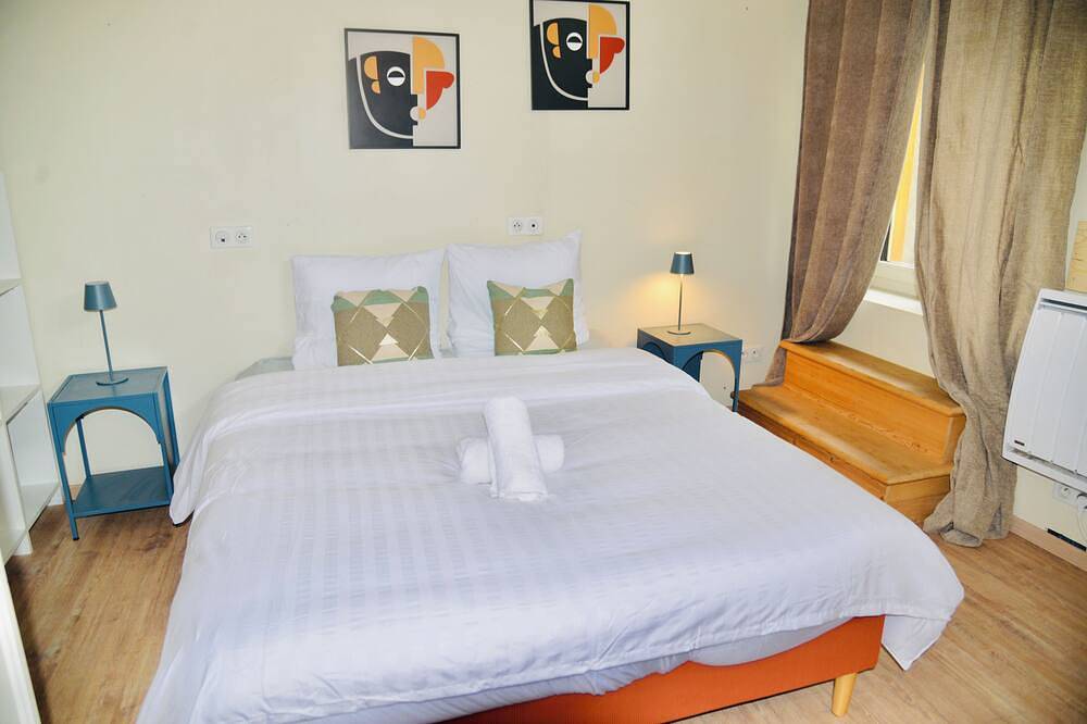 Luxury villa with parking/outdoor play area/pool/6 suites in Bourg-en-Bresse, Región de Bourg-en-Bresse