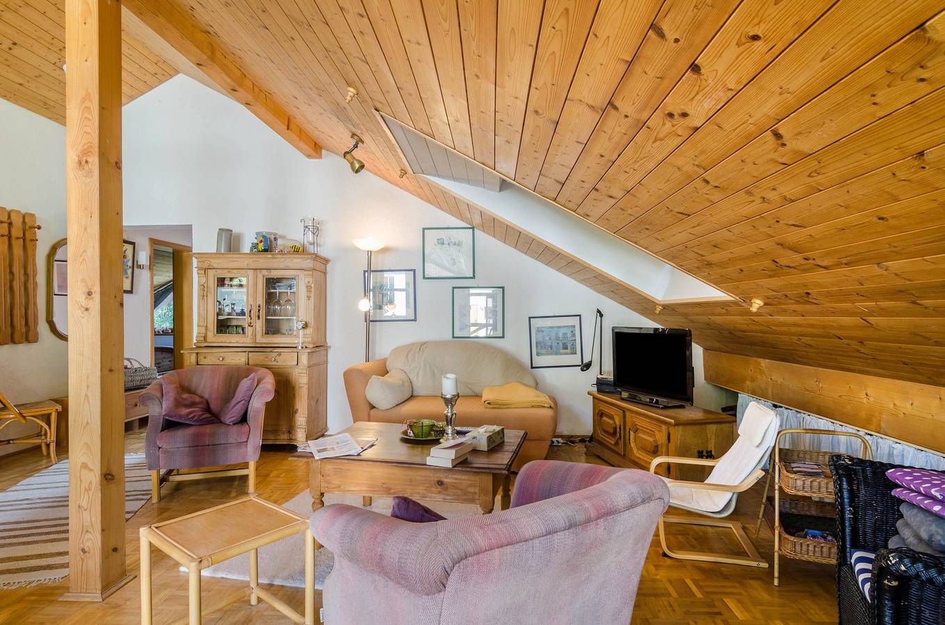 Ganze Wohnung, Ferienwohnung "Rosengarten" am Bodensee mit Wlan und Balkon in Heiligenberg, Region Bodensee-Oberschwaben