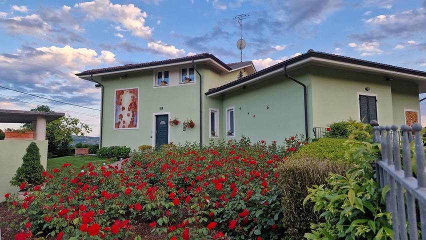 Appartement de vacances pour 4 personnes, avec Terrasse et Vue à Carrù