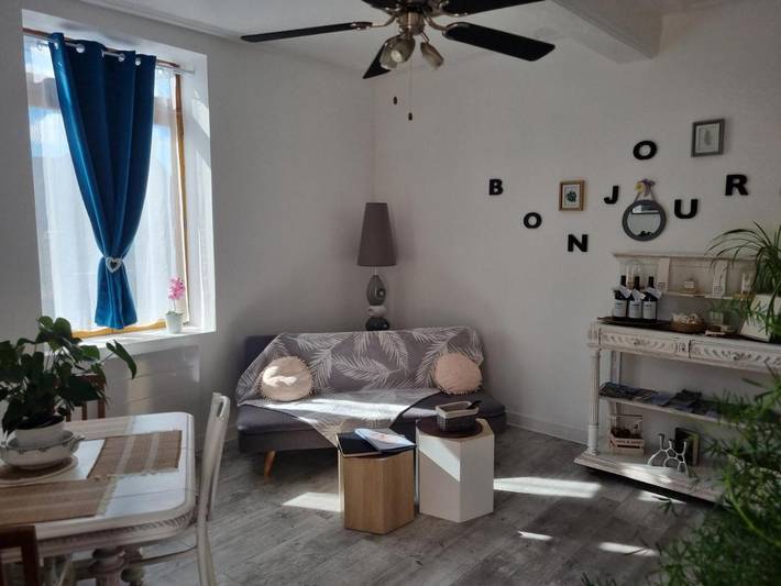 Gîte pour 4 personnes, avec Terrasse ainsi que Jardin et Vue dans Picquigny