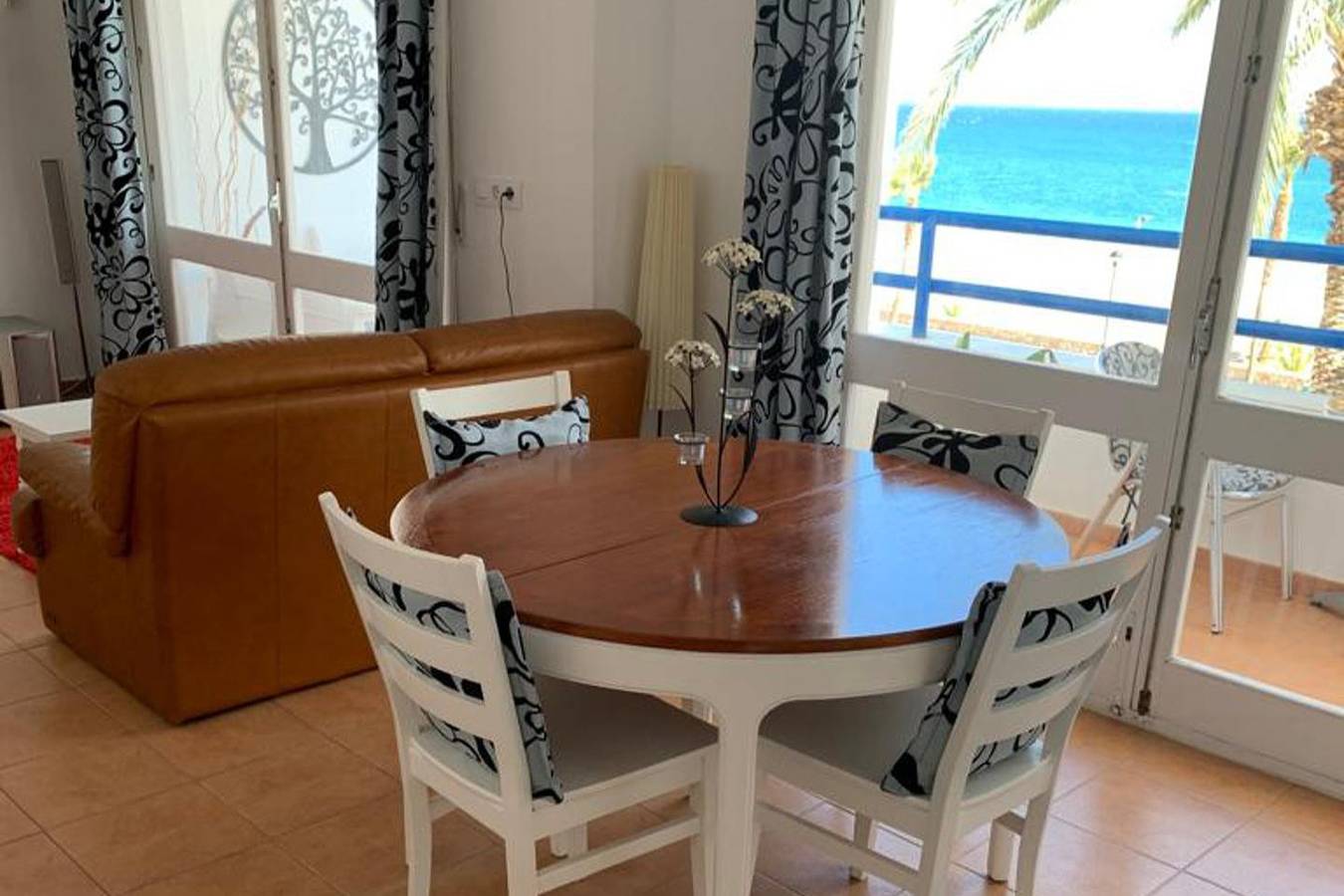 Apartamento vacacional entero, Seaview Balcony - 3 Bedroom Apartment Sleeps 6 in Playa de las Ventanicas, Mojácar
