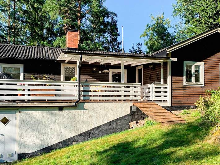Ferienhaus für 8 Personen, mit Garten in Flen