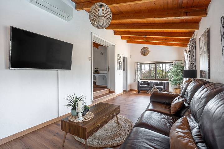 Es Refugi De Les Aguiles in Lloseta, Interior de Mallorca