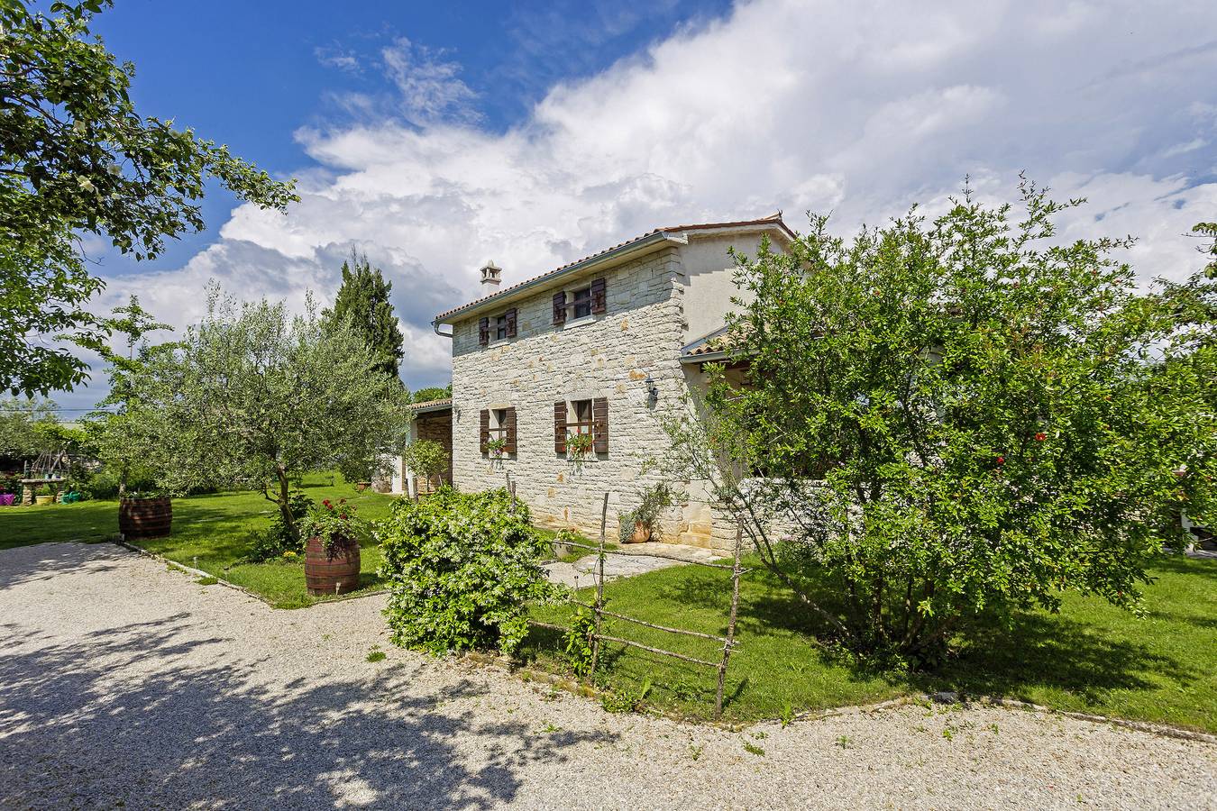 Ferienhaus Galant * eingezäunter Garten, Terrasse, Grill, Wlan in Žminj, Zentralistrien