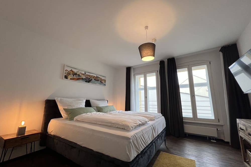 Ganze Wohnung, Liboria: Stylische Altstadtwohnung in Regensburg, Ostbayern