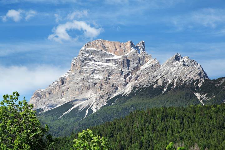Ganze Wohnung, Ferienwohnung 'Villa Cleila Blu D' mit Bergblick, Gemeinschaftsgarten und Balkon in San Vito di Cadore, Dolomiti Superski
