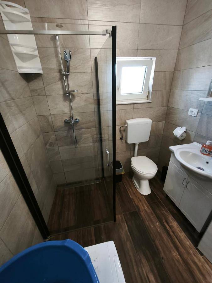 Villa pour 10 personnes, avec piscine ainsi que jardin et vue, animaux acceptés à Sevid - 2