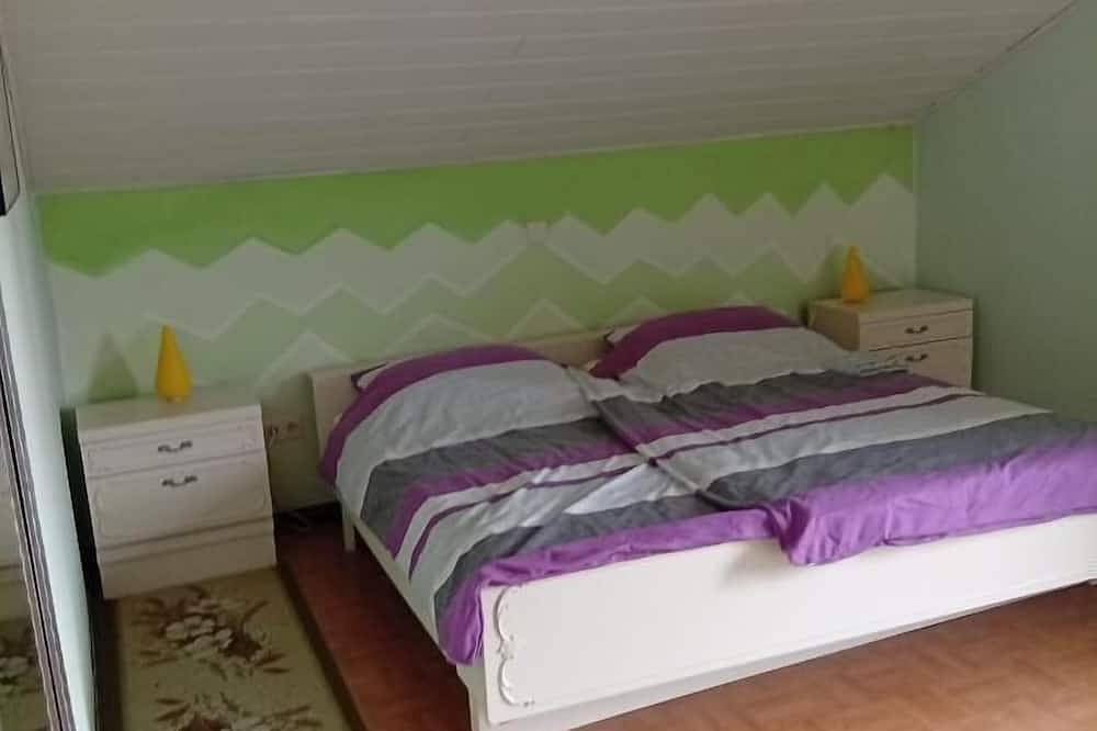 Ganze Wohnung, Gemütliche Ferienwohnung (75qm) am Lande in Furth im Wald, Ostbayern