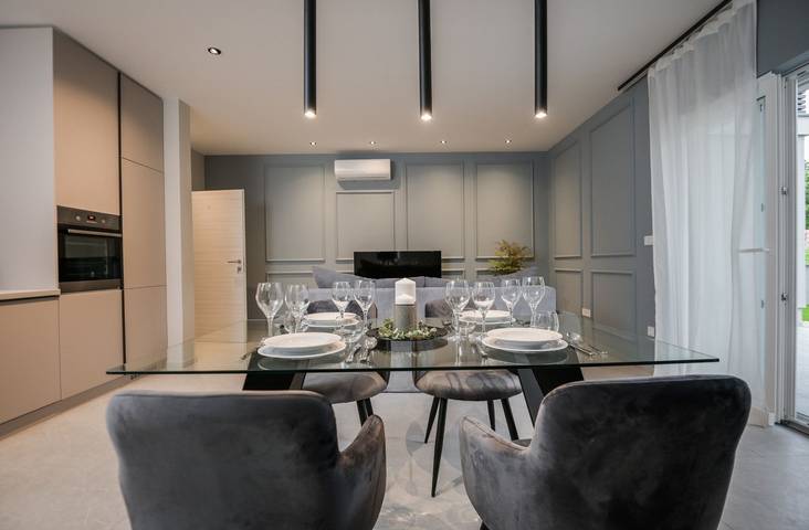 Ferienwohnung für 4 Personen, mit Balkon/Terrasse und Pool in Dobrinj