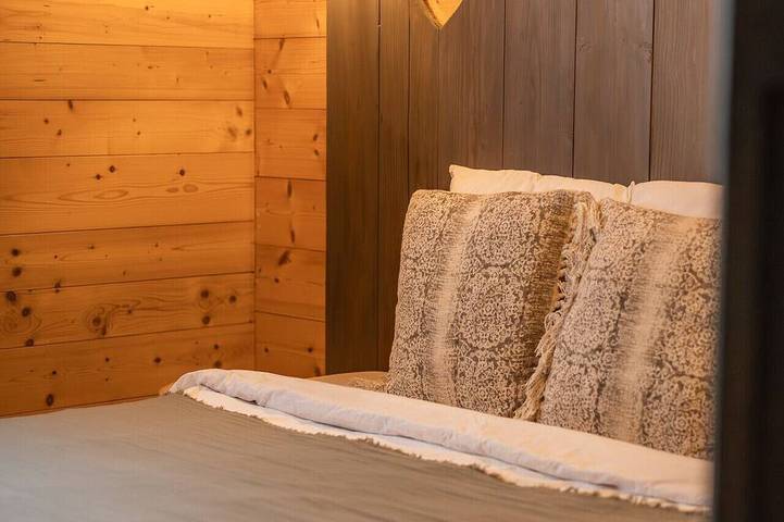 Gîte pour 8 personnes, avec jacuzzi et jardin ainsi que piscine et terrasse à Barbey-Seroux - 4