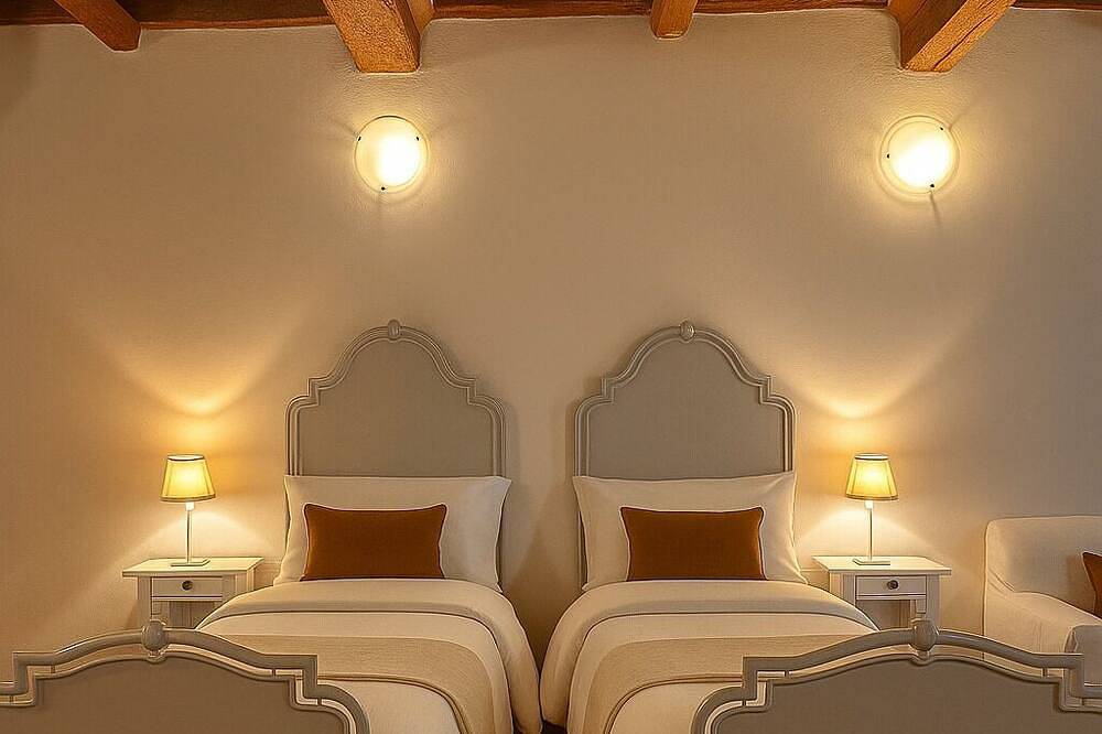 Ganze Wohnung, Large room without a kitchen in San Felice sul Panaro, Modena Provinz