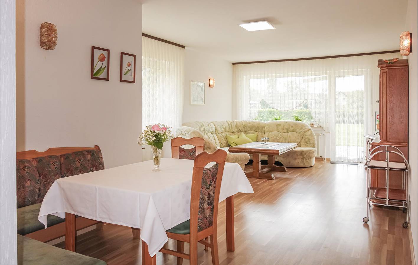 Ganze Ferienwohnung, Gemütliche Wohnung mit Parkplatz und Terrasse | 2,5km nach Rhöda in Breuna, Hessisches Bergland