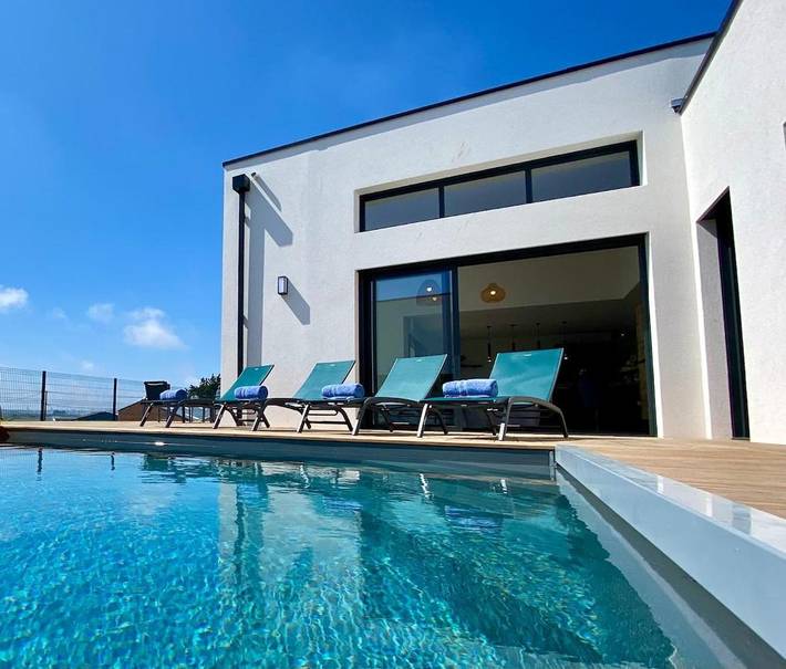 Chalet para 10 personas, con jardín además de piscina y vistas - 1