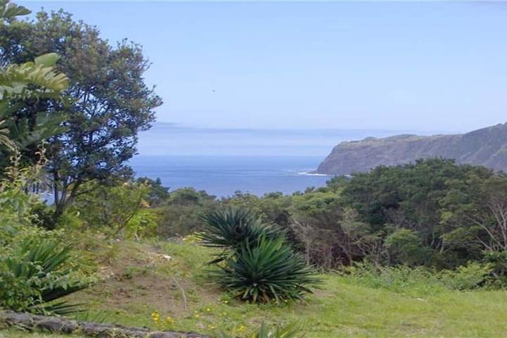 Villa for 5 people, with terrace and garden, with pets in Azores