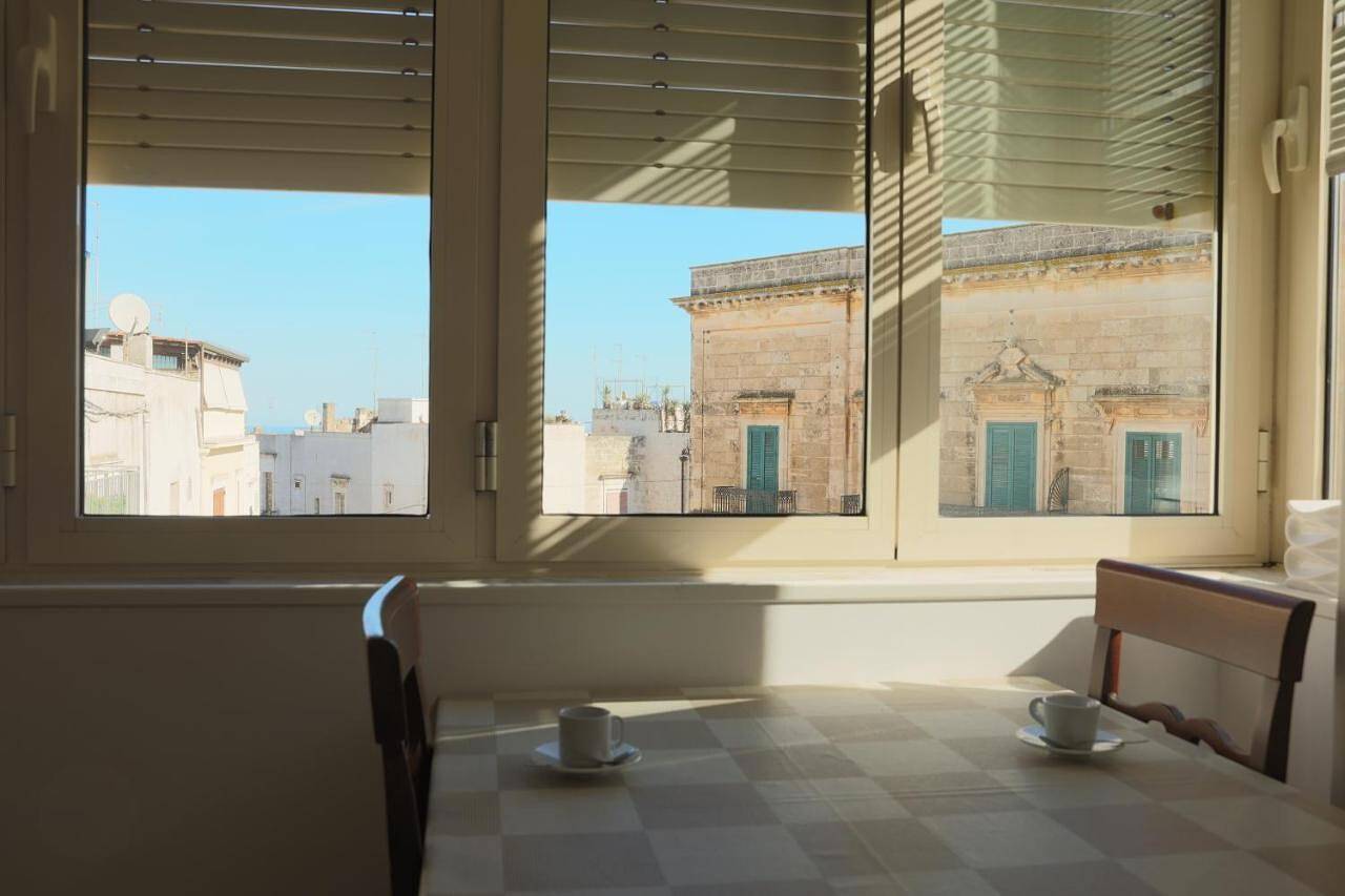 Zimmer 'Domenica' mit privater Terrasse, Wi-Fi und Klimaanlage in Carovigno, Salento
