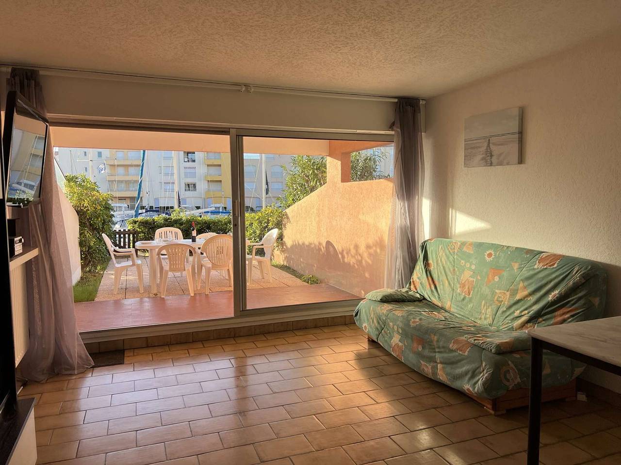Appartement entier, Grand 3 Pièces avec Terrasse, Lave-Linge et Lave-Vaisselle, Animaux Acceptés in Cap d'Agde, Agde