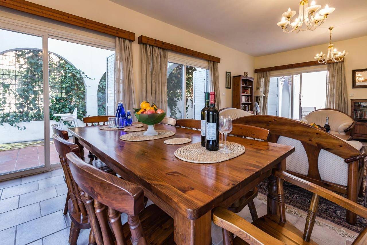 Villa in Alykes Beach, Paphos