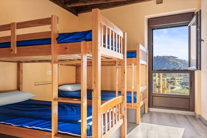 Quarto 'Habitacion 3' com vista para a montanha, Wi-Fi e ar condicionado in Villaviciosa, Costa Verde (Espanha)