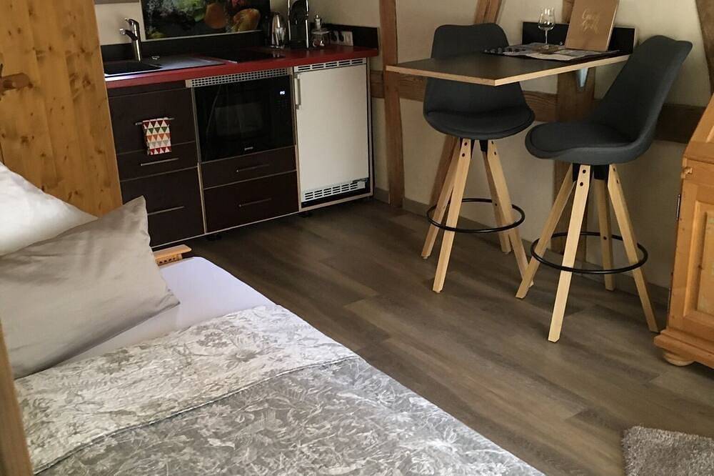 Ganze Wohnung, Chambre D‘ Arthur im Schmuckkästle am Hafen in Wiesbaden, Südhessen