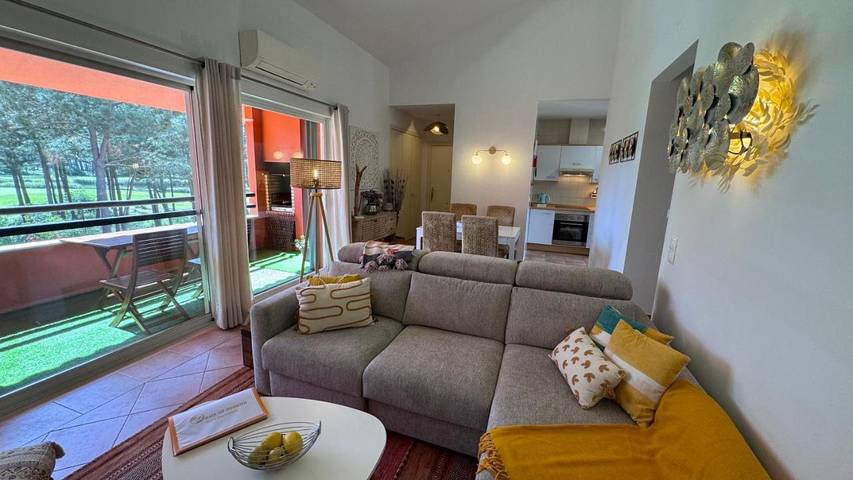 Apartamento de férias para 4 pessoas, com jardim e vista em Aroeira