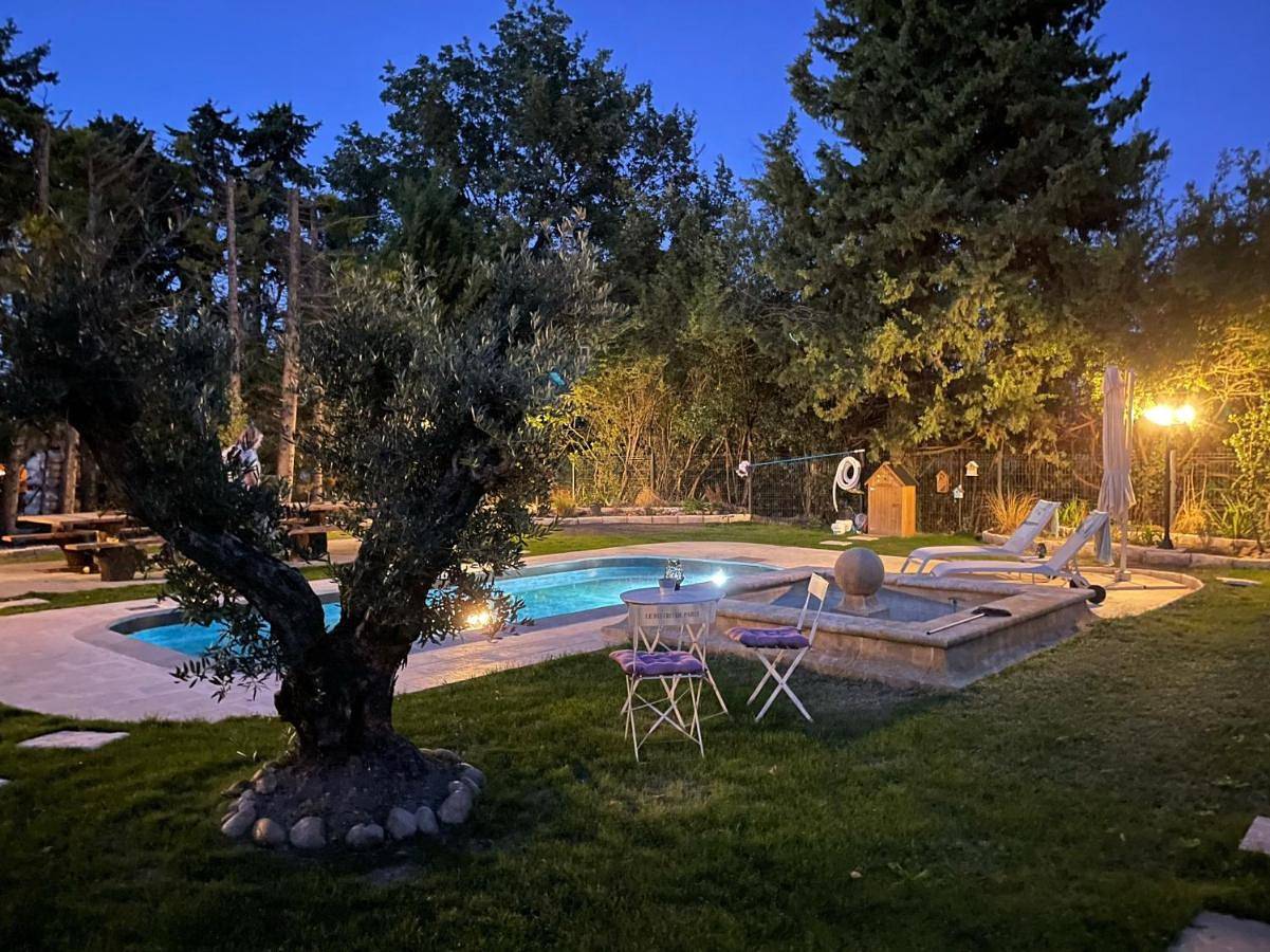 Appartement entier, Apartment in Jonquerettes, Vaucluse