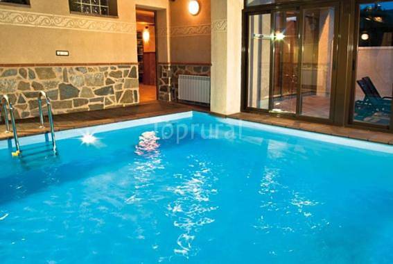 Casa rural para 8 personas, con Balcón y Jacuzzi además de Terraza y Piscina en Braojos de la Sierra