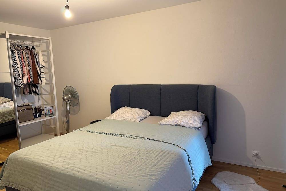 Appartamento intero, I offer my apartment fully furnished and equipped. in Neuchâtel, Three-Lakes
