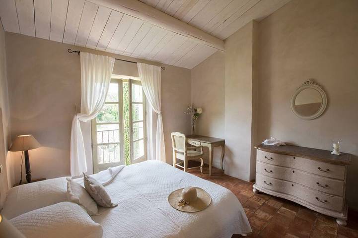 Gîte pour 16 personnes, avec piscine ainsi que jacuzzi et jardin à Aigaliers - 3