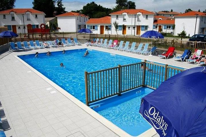 Location de vacances pour 6 personnes, avec terrasse et piscine dans Saint-Brévin l'Océan - 2