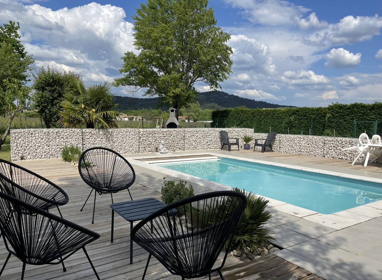 Maison climatisée avec piscine et grand jardin in Vallon-Pont-d'Arc, Ardèche