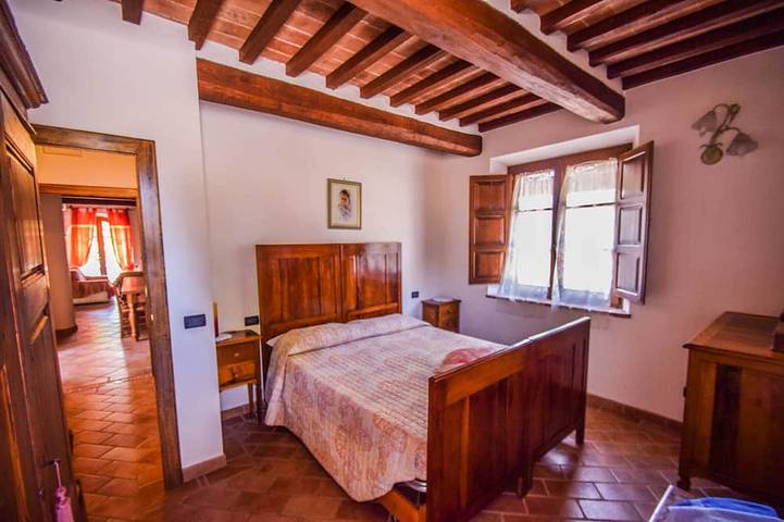 Villa with private pool, air conditioning near wineries at 3km from village in Chianciano Terme, Chianti